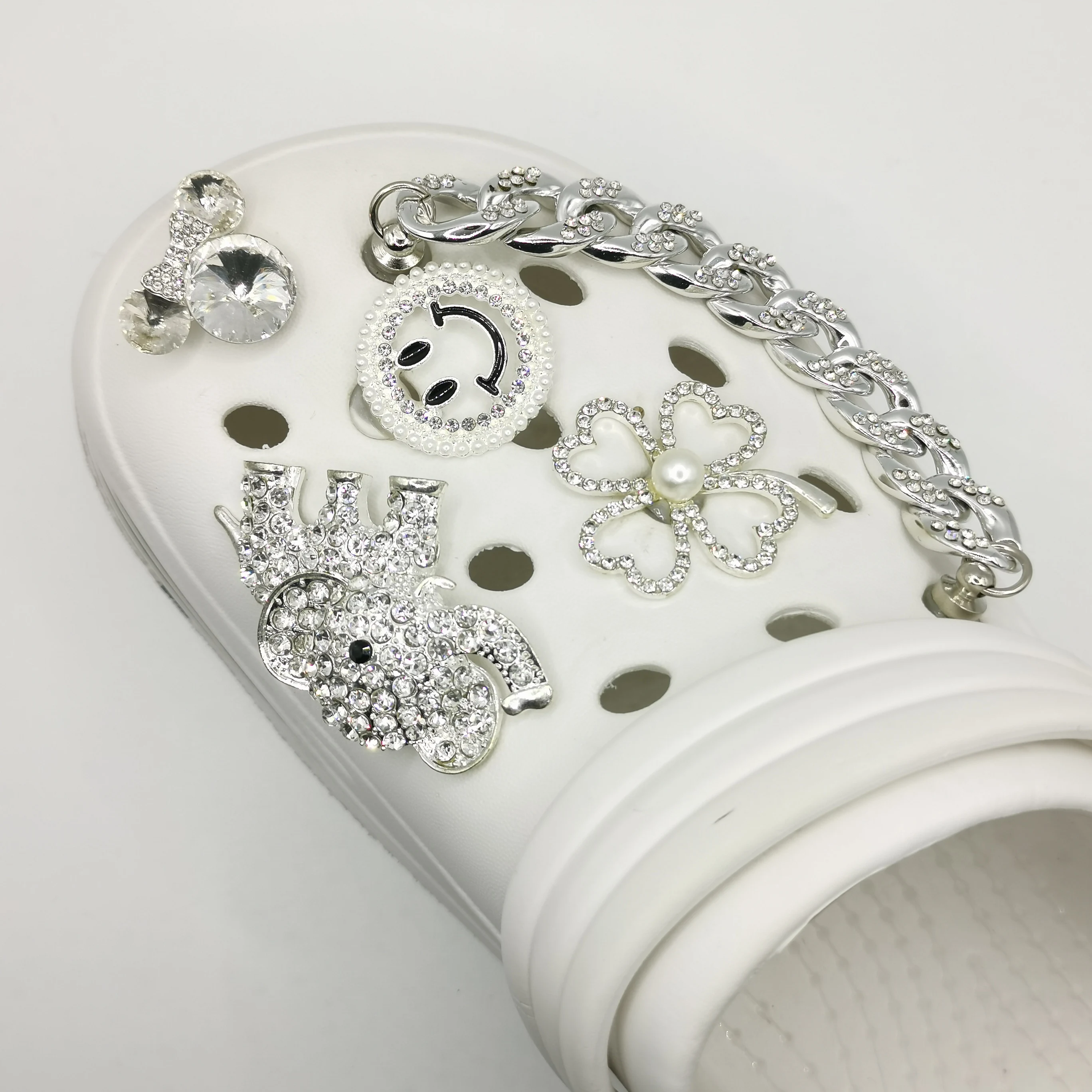 1PCS Silver Croc Charms Designer for Shoe Shoe Charms Metal Pearl Button Shoes Decorations Accessories for Croc Jeans Gift
1PCS Silver Croc Charms Designer for Shoe Shoe Charms Metal Pearl Button Shoes Decorations Accessories for Croc Jeans Gift