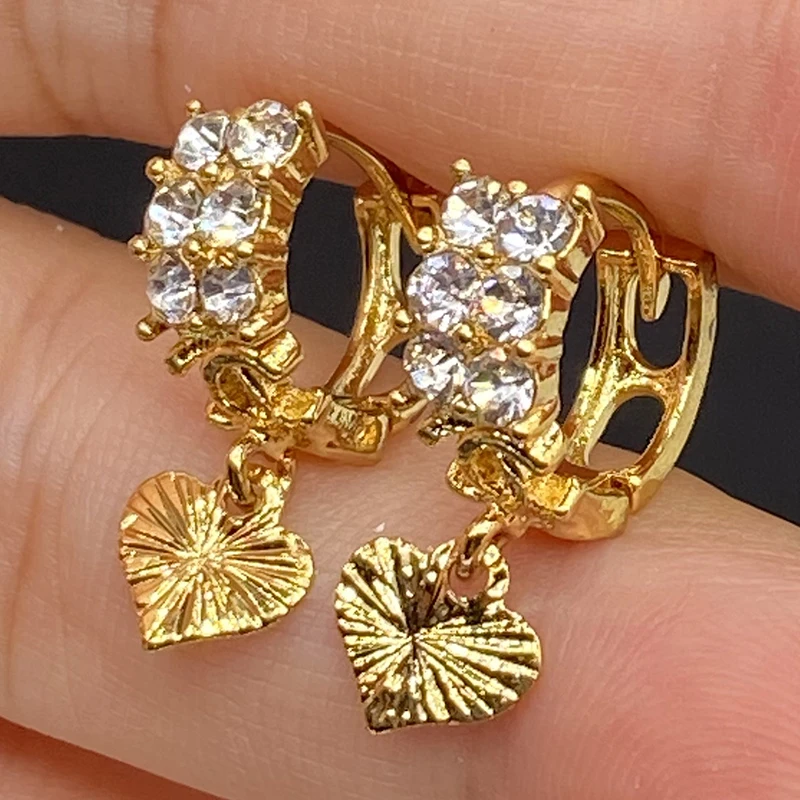 Dubai heart classic gold earrings, white zircon, gold jewelry, the only wonderful gift for wedding gifts and birthday parties
Dubai heart classic gold earrings, white zircon, gold jewelry, the only wonderful gift for wedding gifts and birthday parties