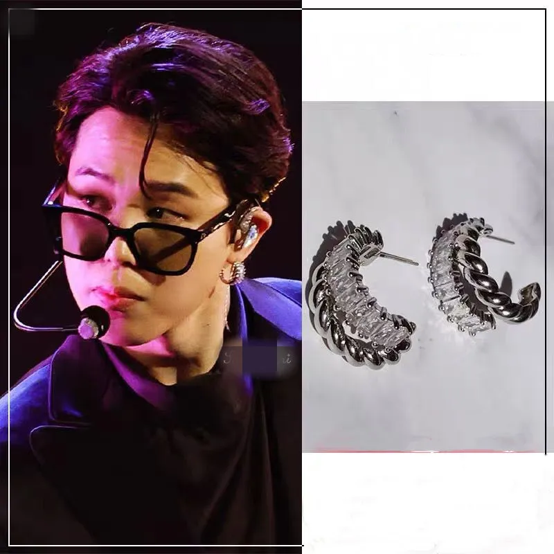2022 новые корейские волнистые серьги PTD на сцене JIMIN витые C-образные серьги инкрустированные знаменитостями ювелирный фанат подарки
2022 новые корейские волнистые серьги PTD на сцене JIMIN витые C-образные серьги инкрустированные знаменитостями ювелирный фанат подарки