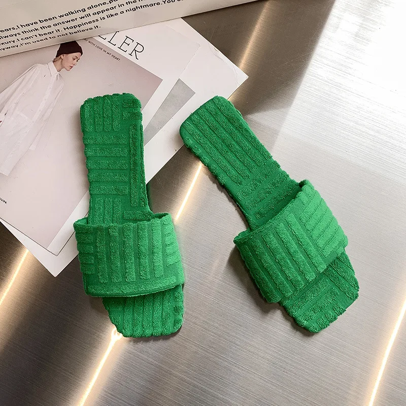 Fashion Women Slippers Home Indoor Plush Slippers Autumn Winter Female Flat Shoes Ladies Comfortable Square Head Large Size35~42
Fashion Women Slippers Home Indoor Plush Slippers Autumn Winter Female Flat Shoes Ladies Comfortable Square Head Large Size35~42