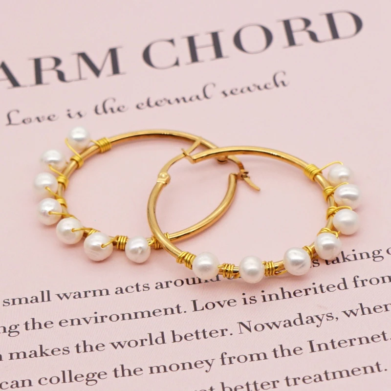 Bohemian Earrings for Women Fashion Light Luxury Baroque Natural Freshwater Pearl Hoop Earrings Jewelry for Women
Bohemian Earrings for Women Fashion Light Luxury Baroque Natural Freshwater Pearl Hoop Earrings Jewelry for Women