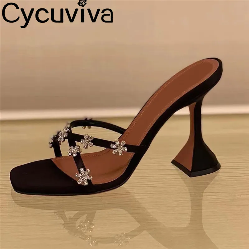 Женские модельные шлепанцы стразы, дизайнерские кожаные туфли на высоком каблуке, с перекрестными лямками, летняя пикантная уличвечерние в...
Женские модельные шлепанцы стразы, дизайнерские кожаные туфли на высоком каблуке, с перекрестными лямками, летняя пикантная уличвечерние в...