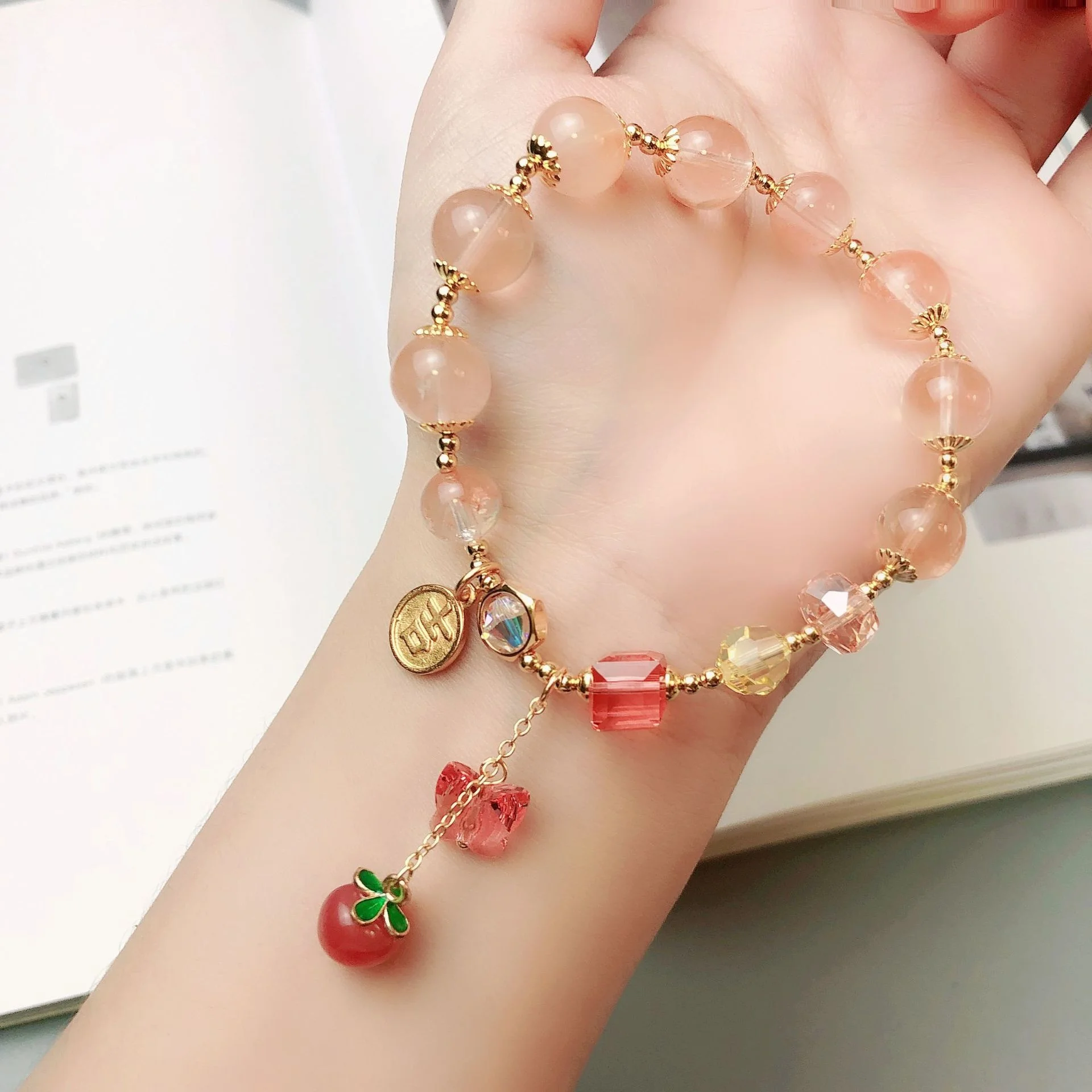 Sweet Student Red Rabbit Hair Butterfly Bracelet with Three Rings Salt Source Agate Peach Pendant Austrian Crystal Bracelet
Sweet Student Red Rabbit Hair Butterfly Bracelet with Three Rings Salt Source Agate Peach Pendant Austrian Crystal Bracelet