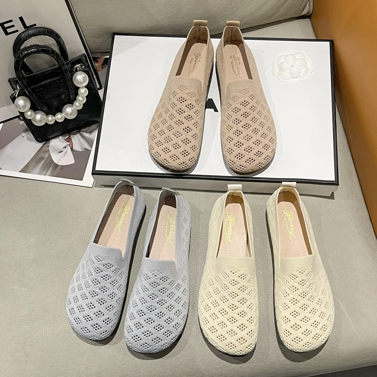 2022 Women's casual Comfortable slipper on the lazy shoe ladies chaussure femme zapatos mujer women shoes womens shoes
2022 Women's casual Comfortable slipper on the lazy shoe ladies chaussure femme zapatos mujer women shoes womens shoes