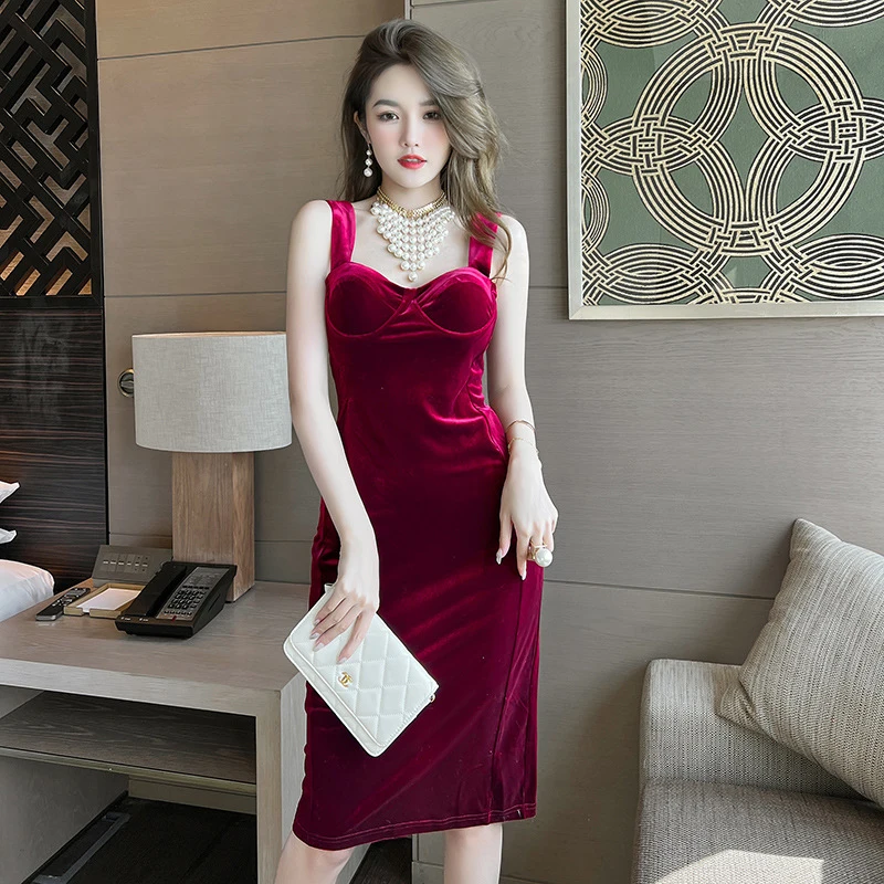 Fashion Women Vintage Strap Sleeveless Midi Party Club Dress Temperament Elegant Sexy Street Clothes Backless Female Dress Slit
Fashion Women Vintage Strap Sleeveless Midi Party Club Dress Temperament Elegant Sexy Street Clothes Backless Female Dress Slit