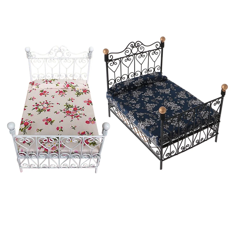 1: 12 Dollhouse Miniature Bedroom Furniture Metal Bed With Mattress Accessory Toy
1: 12 Dollhouse Miniature Bedroom Furniture Metal Bed With Mattress Accessory Toy
