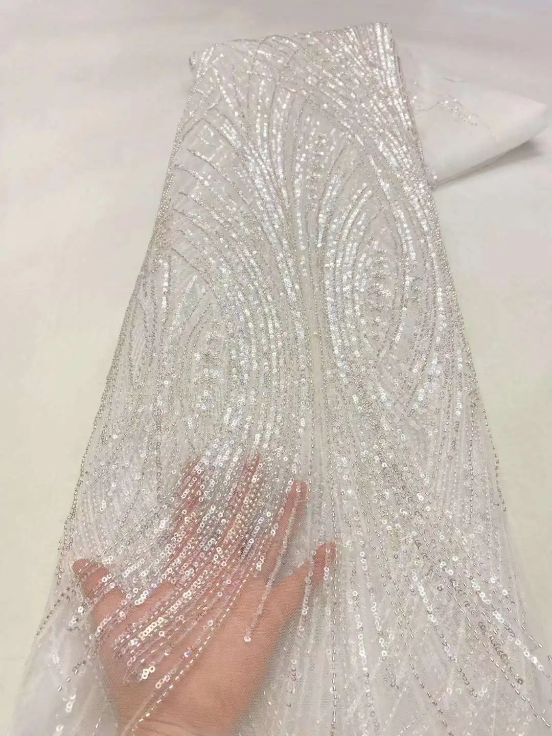 2022 Роскошные блестки вышивка жениха французское Сетчатое кружево новейшие Африканские кружева ручной работы тюль для жениха кружевная тка...
2022 Роскошные блестки вышивка жениха французское Сетчатое кружево новейшие Африканские кружева ручной работы тюль для жениха кружевная тка...