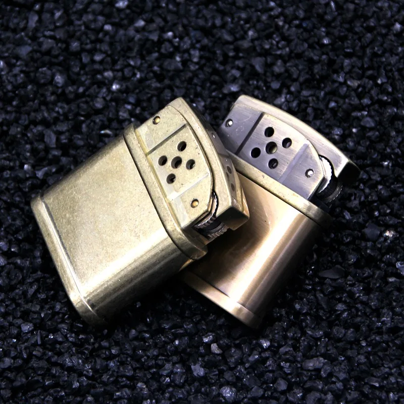 New Personality Creative Retro Windproof Metal Kerosene Lighter Replaceable Flint Grinding Wheel Ignition High-End Men's Gift 
New Personality Creative Retro Windproof Metal Kerosene Lighter Replaceable Flint Grinding Wheel Ignition High-End Men's Gift