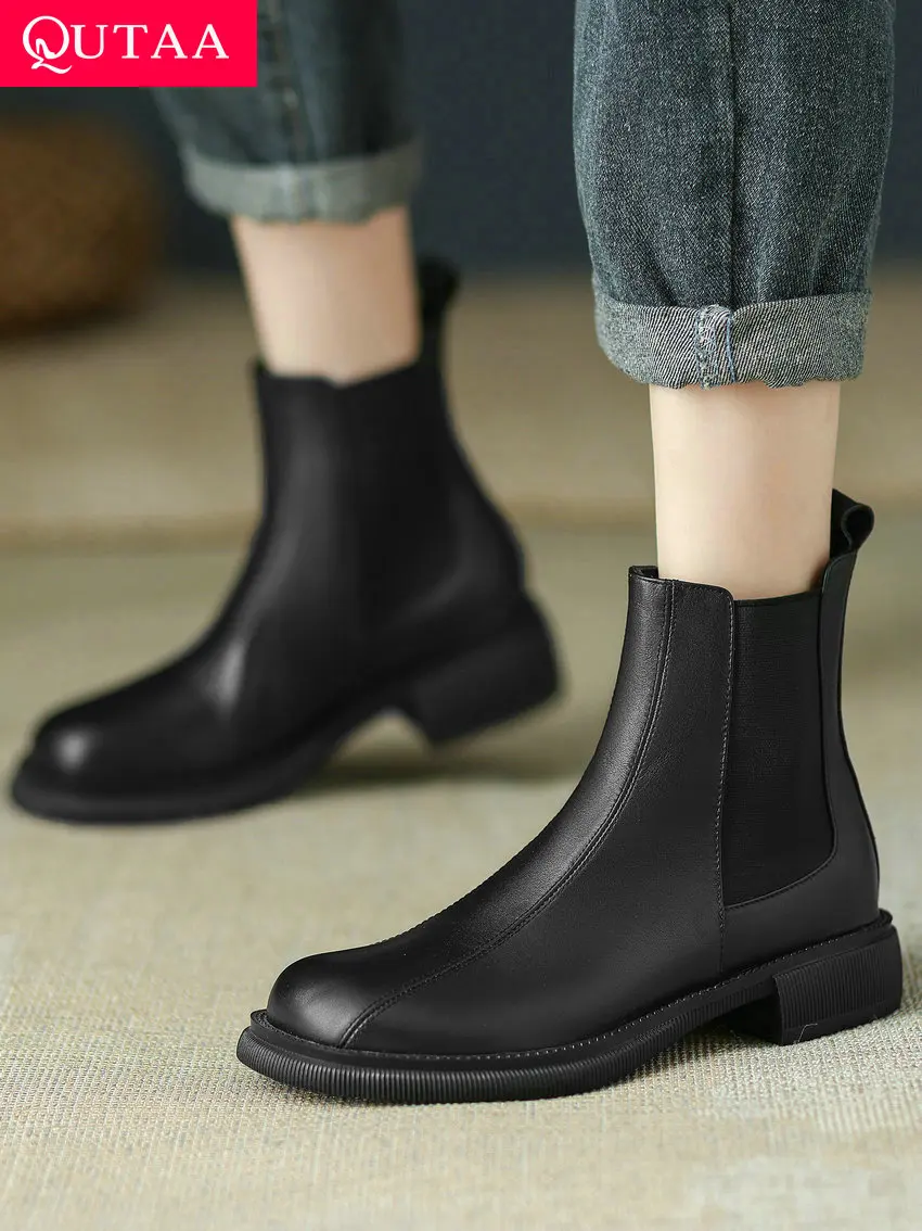 QUTAA 2023 Women Ankle Boots Chelsea Autumn Winter Genuine Leather Slip On Round Toe Thick Low Heels Shoes Woman Size 34-40
QUTAA 2023 Women Ankle Boots Chelsea Autumn Winter Genuine Leather Slip On Round Toe Thick Low Heels Shoes Woman Size 34-40