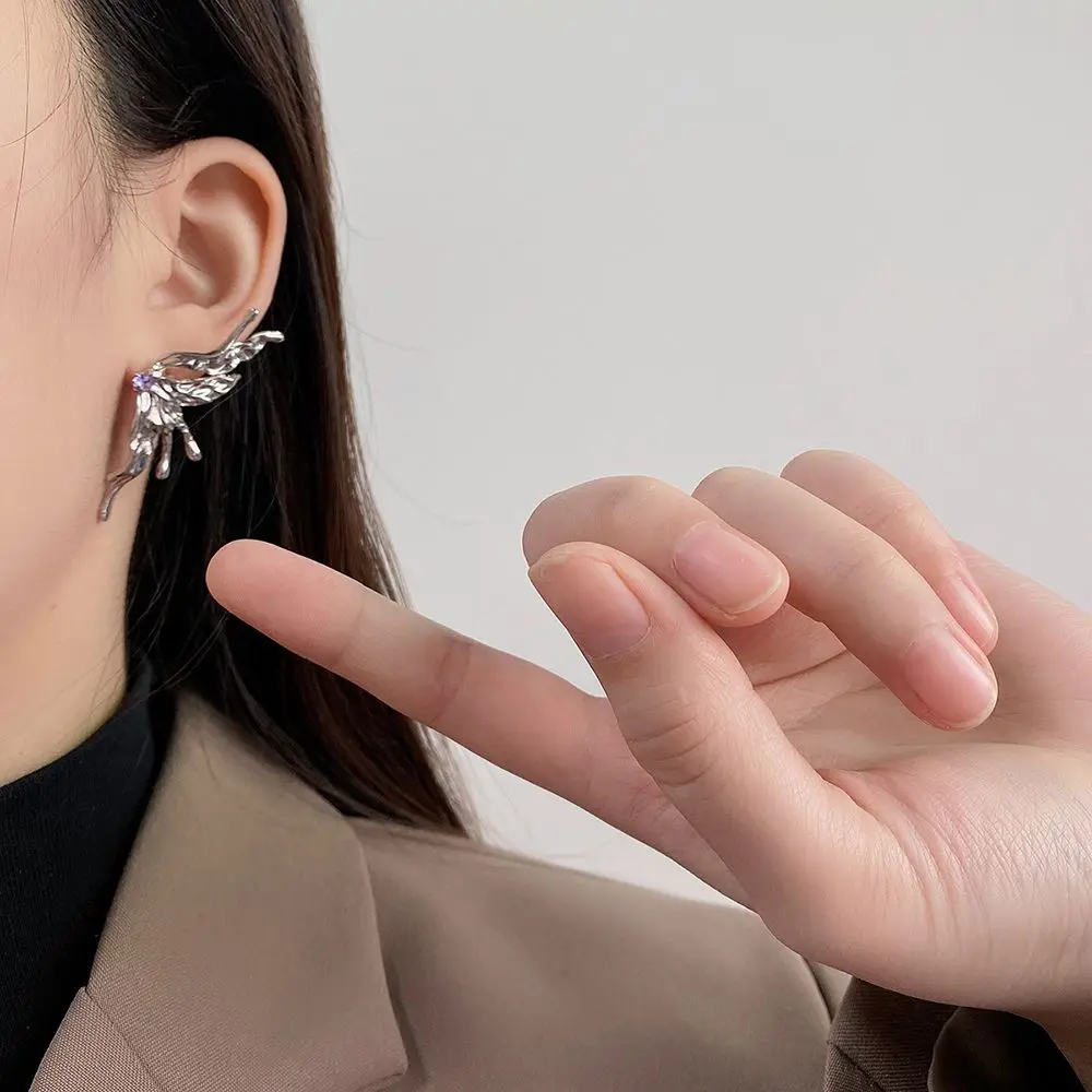 Korean Retro Metal Asymmetric Liquid Butterfly Stud Earring Purple Rhinestone Earrings Female Punk Earrings Fashion Jewelry
Korean Retro Metal Asymmetric Liquid Butterfly Stud Earring Purple Rhinestone Earrings Female Punk Earrings Fashion Jewelry