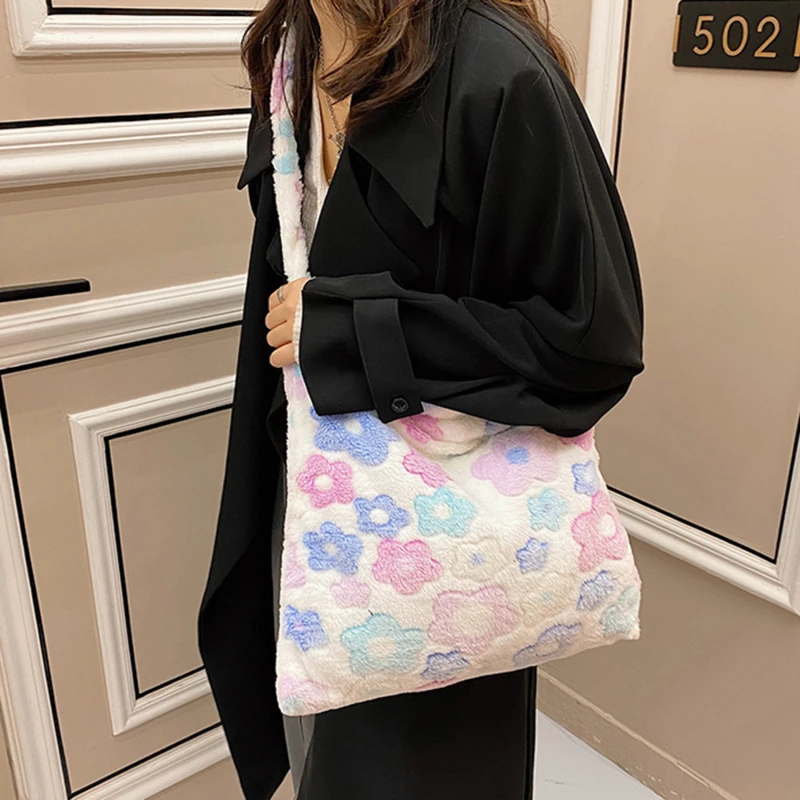Ins Women Flower Print Shoulder Bags New Winter Cute Soft Plush Bucket Bags Female Open Pocket Crossbody Furry Fluffy Tote Bags
Ins Women Flower Print Shoulder Bags New Winter Cute Soft Plush Bucket Bags Female Open Pocket Crossbody Furry Fluffy Tote Bags