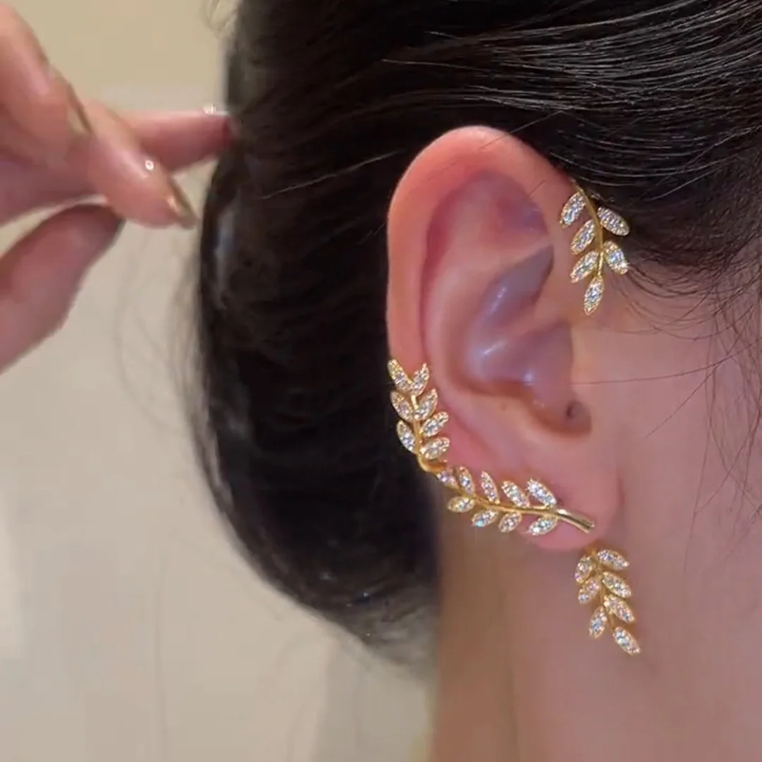 New Non-Piercing Crystal Leaves Ear Clips Leaf Ear Cuff For Women Fashion Gold Silver Color Cubic Zirconia Clip Earrings Jewelry
New Non-Piercing Crystal Leaves Ear Clips Leaf Ear Cuff For Women Fashion Gold Silver Color Cubic Zirconia Clip Earrings Jewelry
