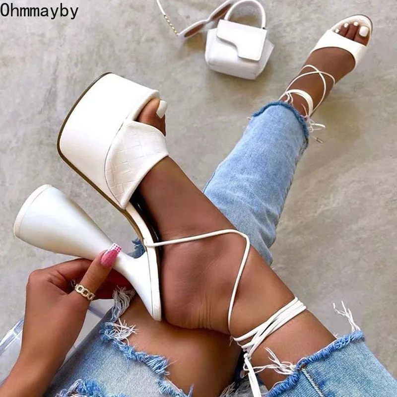 2022 New Roman Strappy Chunky Heels Fashion Big Fish Peep Toe Ankle Cross Lace-up Platform Sandals Women Shoes Plus Size
2022 New Roman Strappy Chunky Heels Fashion Big Fish Peep Toe Ankle Cross Lace-up Platform Sandals Women Shoes Plus Size