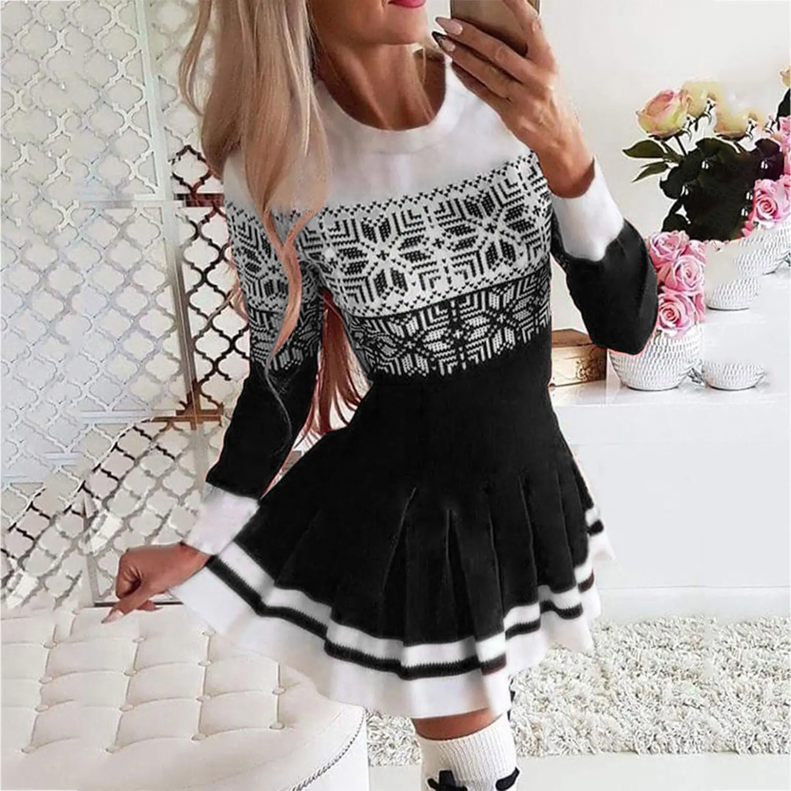Long Sleeve Pleated Christmas Dress Cartoon Print Slim Vintage Mini Dress Women Autumn Winter Black Red Party Clothing Vestidos
Long Sleeve Pleated Christmas Dress Cartoon Print Slim Vintage Mini Dress Women Autumn Winter Black Red Party Clothing Vestidos