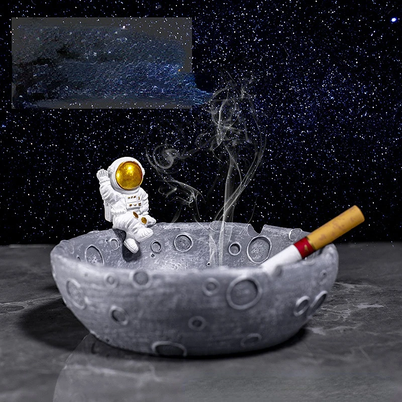Fashion Personalized Astronaut Ashtray Billiards Hall Smoking Area Desktop Decorative Accessories Storage Portable Ashtray
Fashion Personalized Astronaut Ashtray Billiards Hall Smoking Area Desktop Decorative Accessories Storage Portable Ashtray
