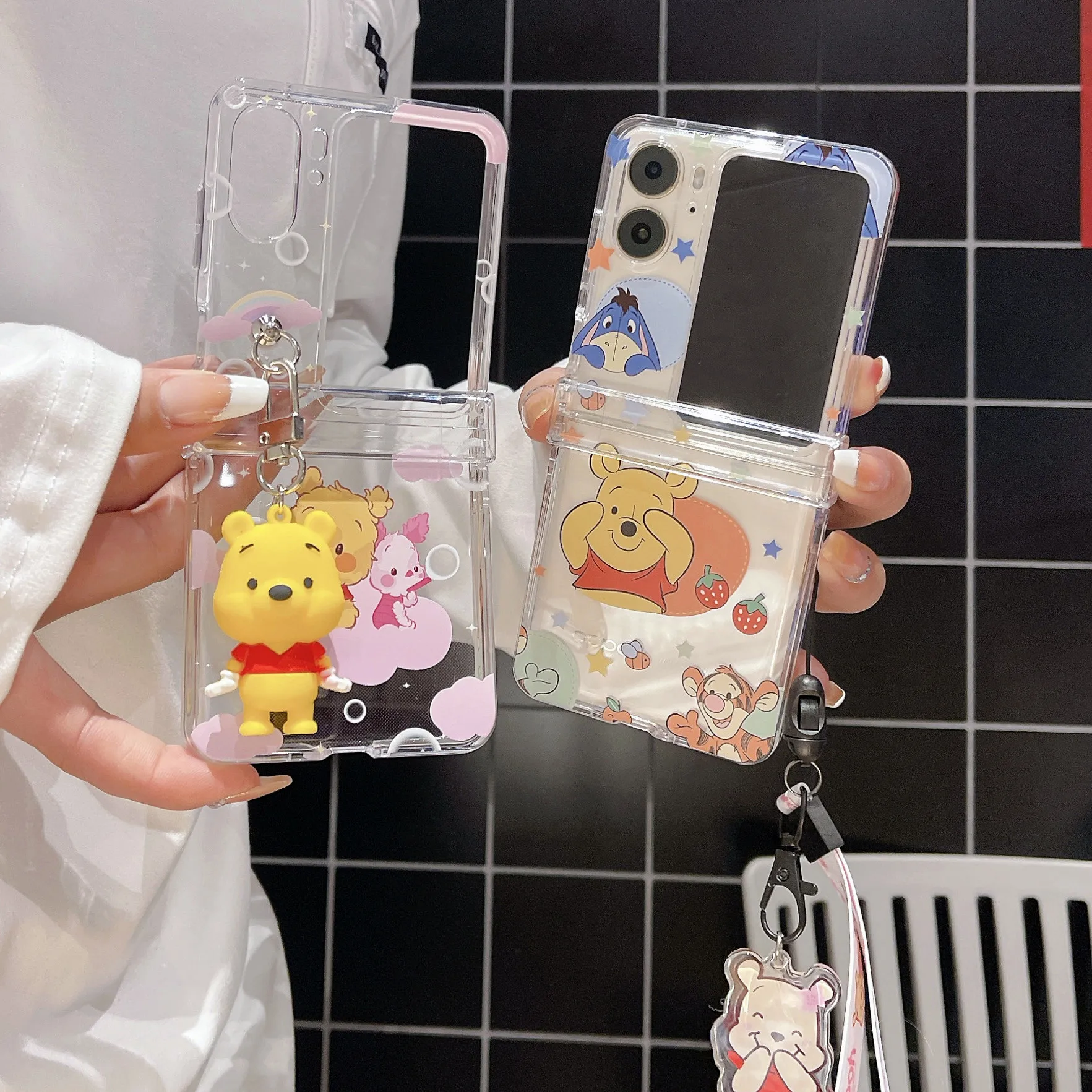 Disney Winnie-the-Pooh Hand Chain With Doll Pendant Phone Case For OPPO Find N2 Flipthe Clouds Transparent Cover
Disney Winnie-the-Pooh Hand Chain With Doll Pendant Phone Case For OPPO Find N2 Flipthe Clouds Transparent Cover