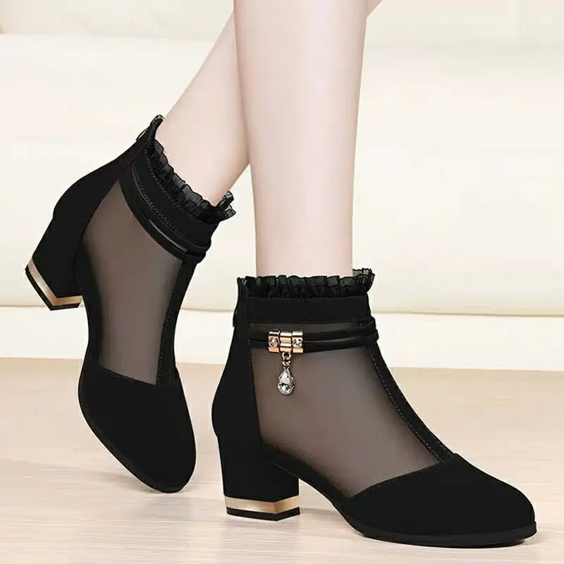 2022 New Women's Shoes Mesh Chunky Heel Fashion High Heels Short Tube Women's Boots Autumn Women's Shoes Hollow Sandals 35-40
2022 New Women's Shoes Mesh Chunky Heel Fashion High Heels Short Tube Women's Boots Autumn Women's Shoes Hollow Sandals 35-40