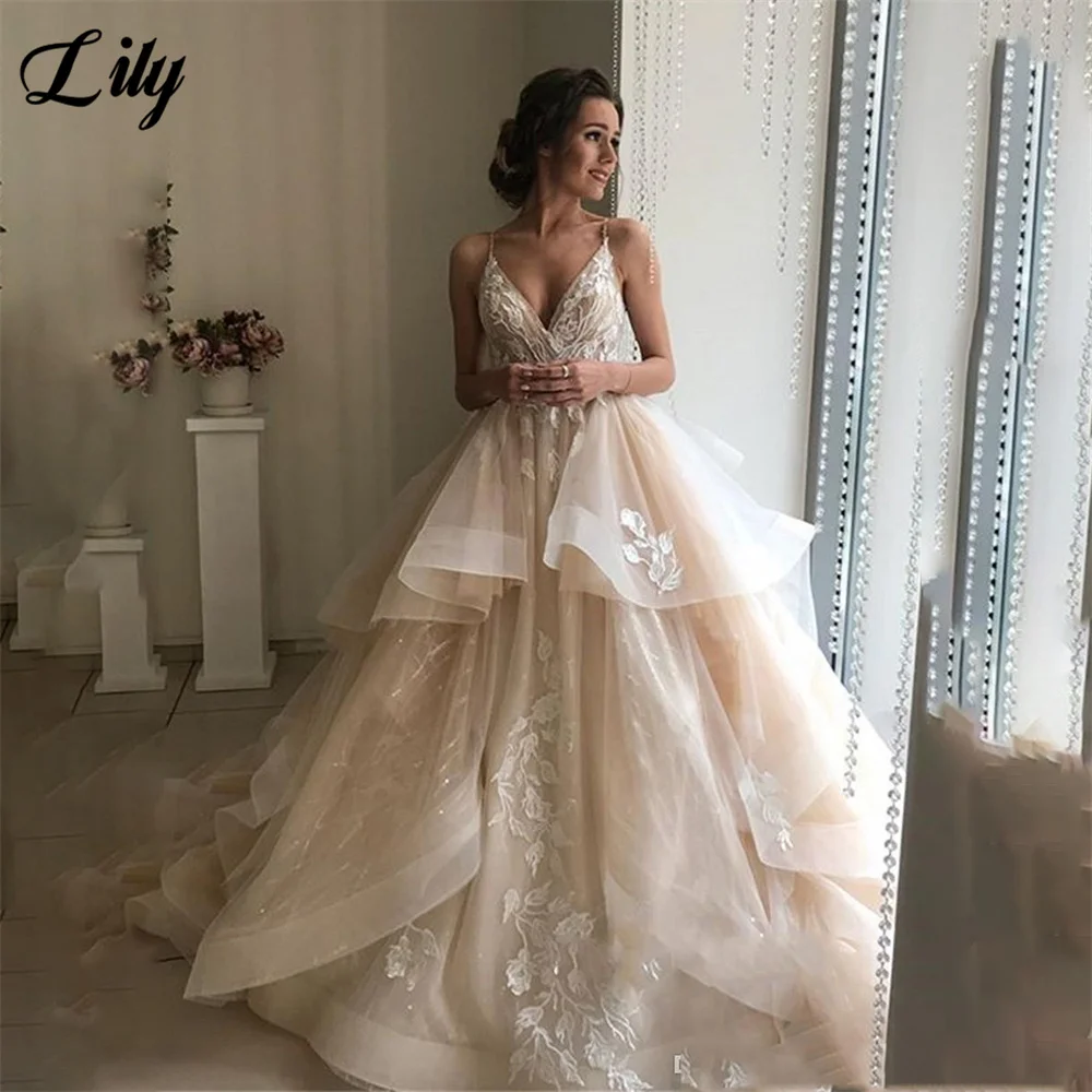 A Line Wedding Dress Spaghetti Straps Vestidos de novia Lace Appliques Bridal Gown Elegant Backless Wedding Gowns suknia ślubna
A Line Wedding Dress Spaghetti Straps Vestidos de novia Lace Appliques Bridal Gown Elegant Backless Wedding Gowns suknia ślubna