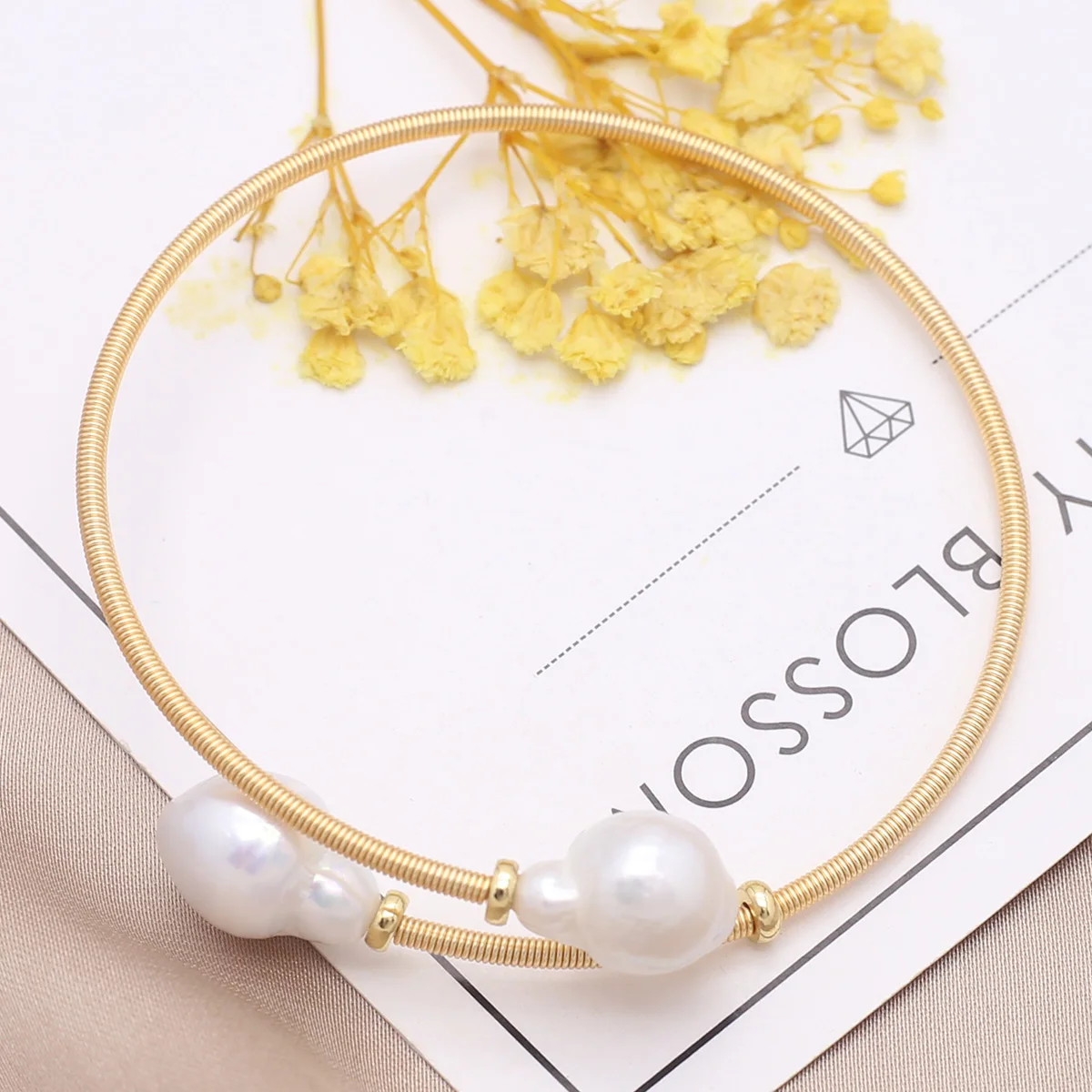 New Natural White Freshwater Pearl Cuff Bracelet Gold Plated Alloy Bangles for Women Girls Anniversary Party Jewelry Gifts
New Natural White Freshwater Pearl Cuff Bracelet Gold Plated Alloy Bangles for Women Girls Anniversary Party Jewelry Gifts