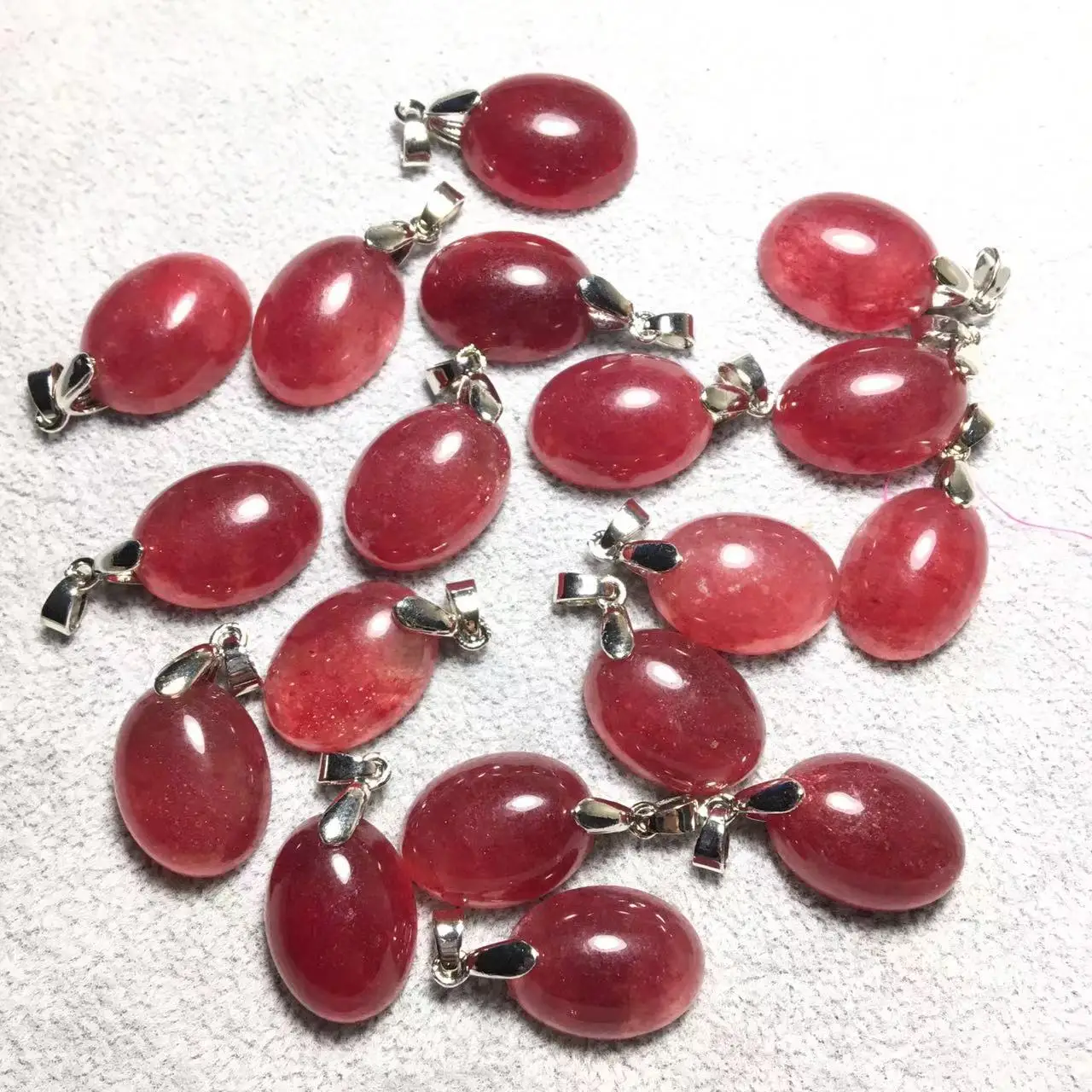 5 шт./набор, подвески AKAC с клубничным кварцем, 13 х17 мм
5 шт./набор, подвески AKAC с клубничным кварцем, 13 х17 мм