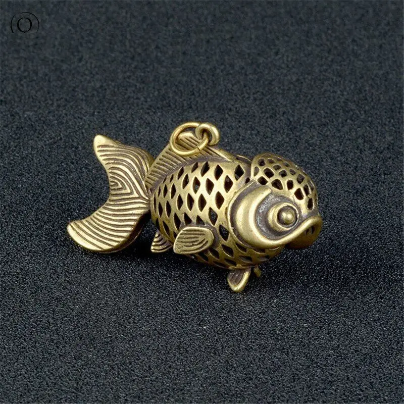 Lovely creative goldfish car keychain retro brass keychain pendant 
Lovely creative goldfish car keychain retro brass keychain pendant