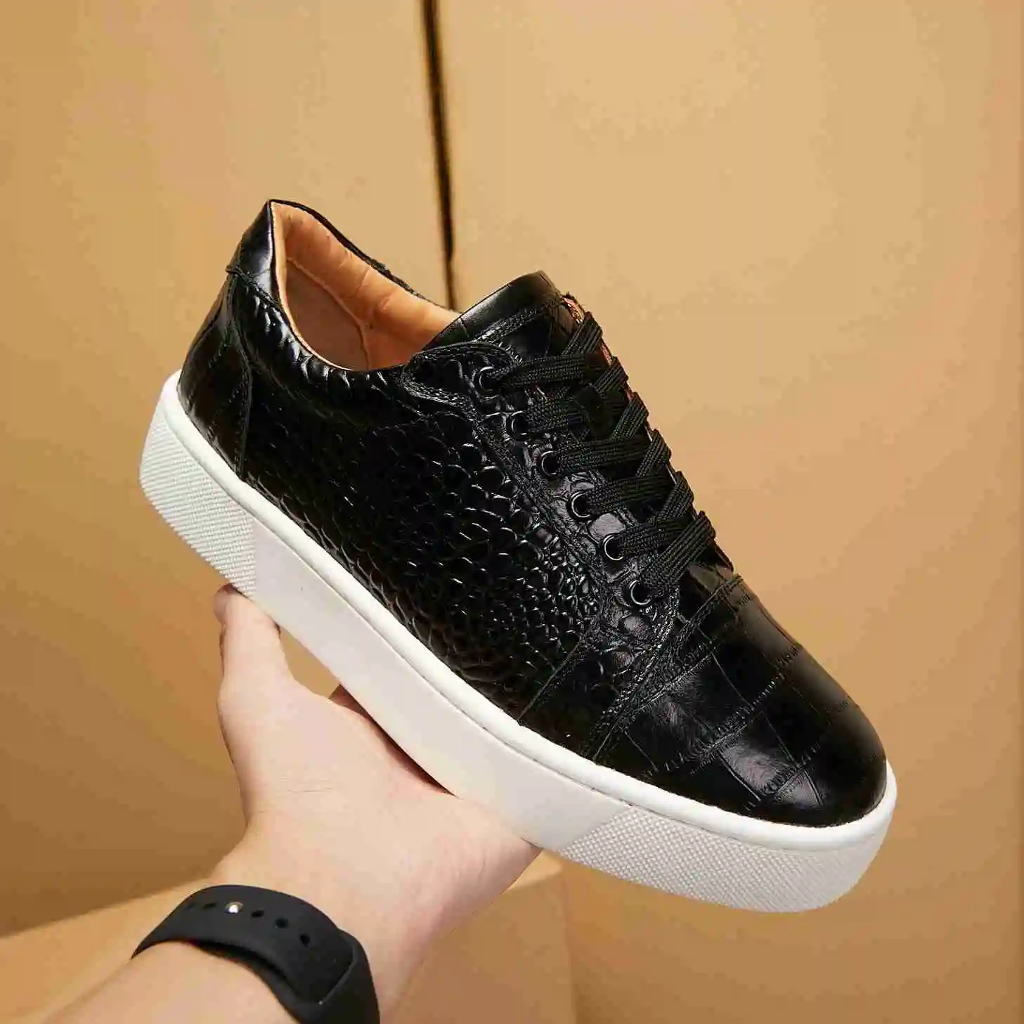 New Brand Real Cow Leather TPU Red Bottom Soled Men's Women's Shoes Flats Casual Sneakers Designer Unisex Big Size
New Brand Real Cow Leather TPU Red Bottom Soled Men's Women's Shoes Flats Casual Sneakers Designer Unisex Big Size