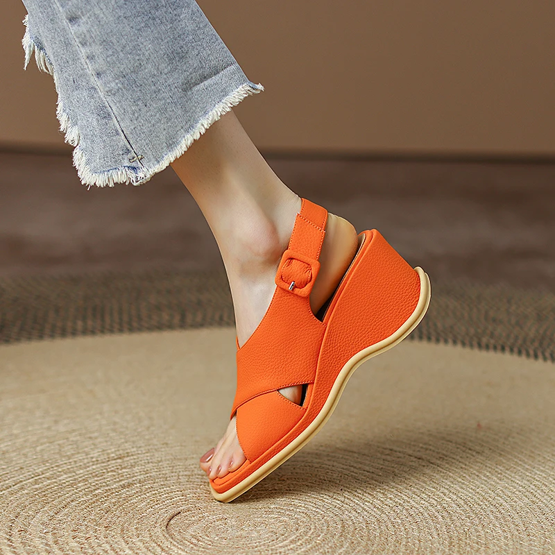 2022 New women Sandals natural leather 22-24.5cm cowhide upper Cross-tab back buckle Fashion Classic wedge platform sandals
2022 New women Sandals natural leather 22-24.5cm cowhide upper Cross-tab back buckle Fashion Classic wedge platform sandals