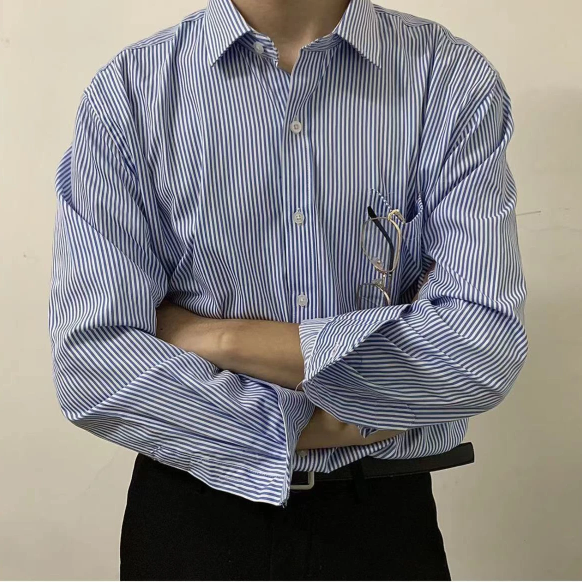 Рубашка мужская в полоску, Модная приталенная блуза с длинными рукавами, деловой стиль, Повседневная Свободная рубашка с лацканами, в стиле ретро, большие размеры, в Корейском стиле
Рубашка мужская в полоску, Модная приталенная блуза с длинными рукавами, деловой стиль, Повседневная Свободная рубашка с лацканами, в стиле ретро, большие размеры, в Корейском стиле