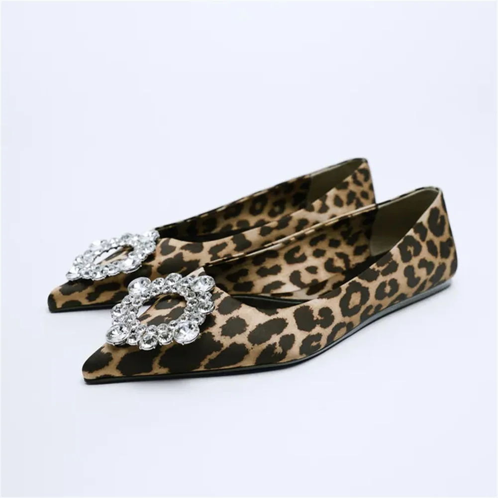 2022 New Women's Flat Shoes Fashion Leopard Print Pointed Toe Rhinestone Casual Shoes Spring Autumn Comfortable Flat Woman Shoes
2022 New Women's Flat Shoes Fashion Leopard Print Pointed Toe Rhinestone Casual Shoes Spring Autumn Comfortable Flat Woman Shoes