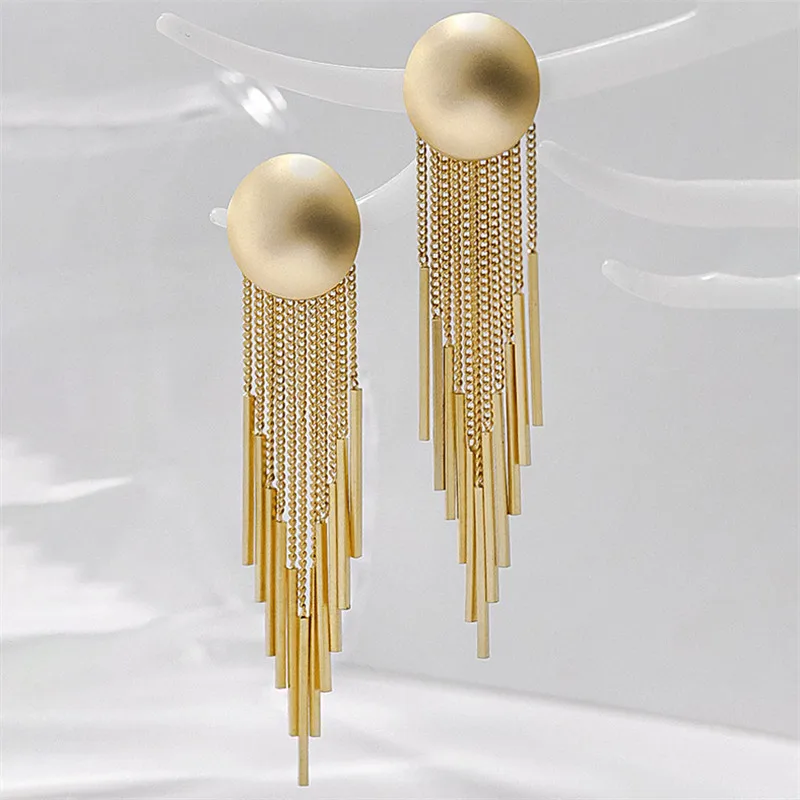Europe and the United States Trend New Metal Temperament Senior Sense Women's Earrings Luxury Fashion Atmospheric Jewelry
Europe and the United States Trend New Metal Temperament Senior Sense Women's Earrings Luxury Fashion Atmospheric Jewelry