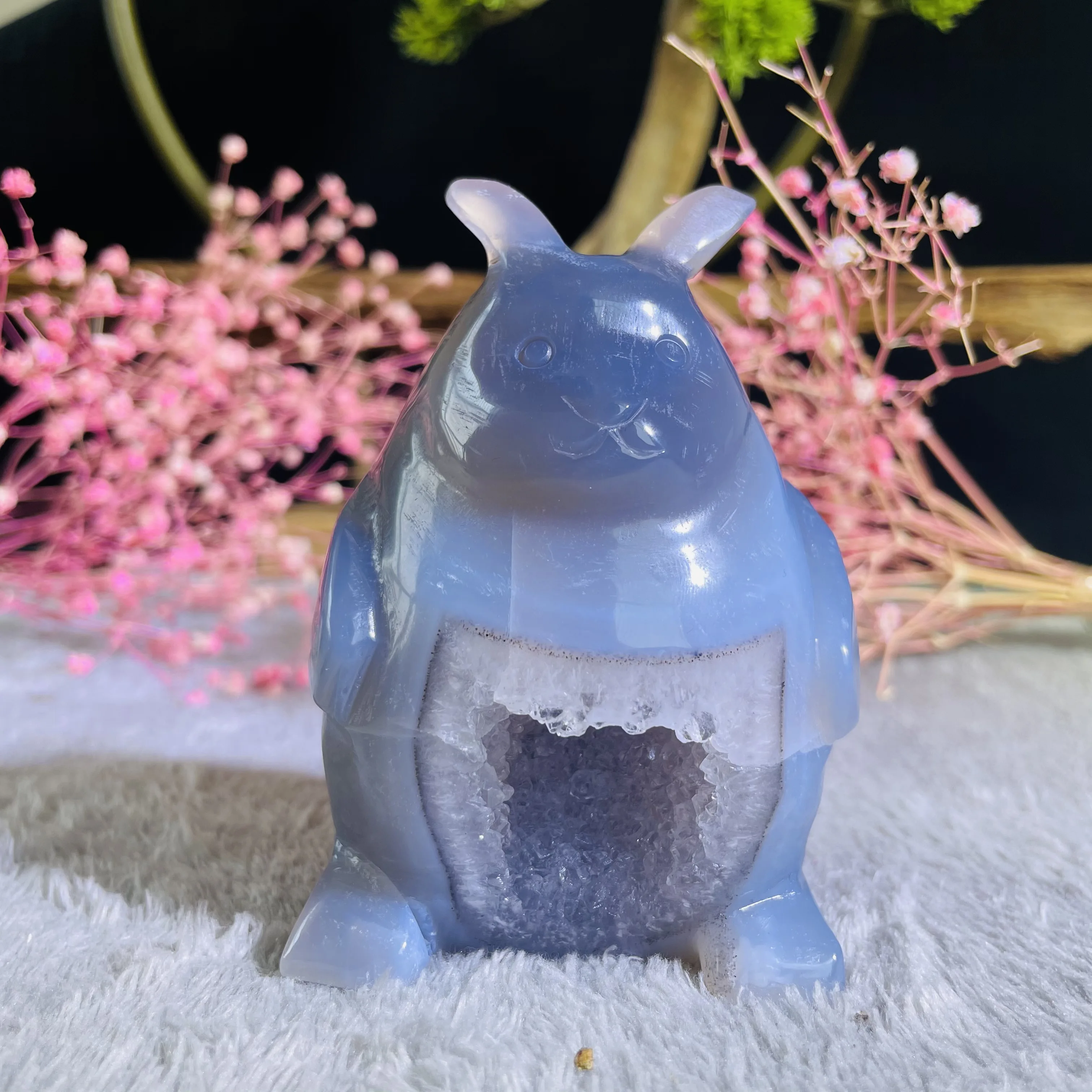 Totoro Statue Natural Geode Agate Gemstone Carving Healing Crystal Animals Figurines Reiki Stones Lucky Decoration
Totoro Statue Natural Geode Agate Gemstone Carving Healing Crystal Animals Figurines Reiki Stones Lucky Decoration