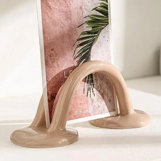 Керамический держатель для фотографий с календарем, визитницей, подставкой для маски лица, подставкой, настольное украшение, многофункциональная стойка для хранения
Керамический держатель для фотографий с календарем, визитницей, подставкой для маски лица, подставкой, настольное украшение, многофункциональная стойка для хранения