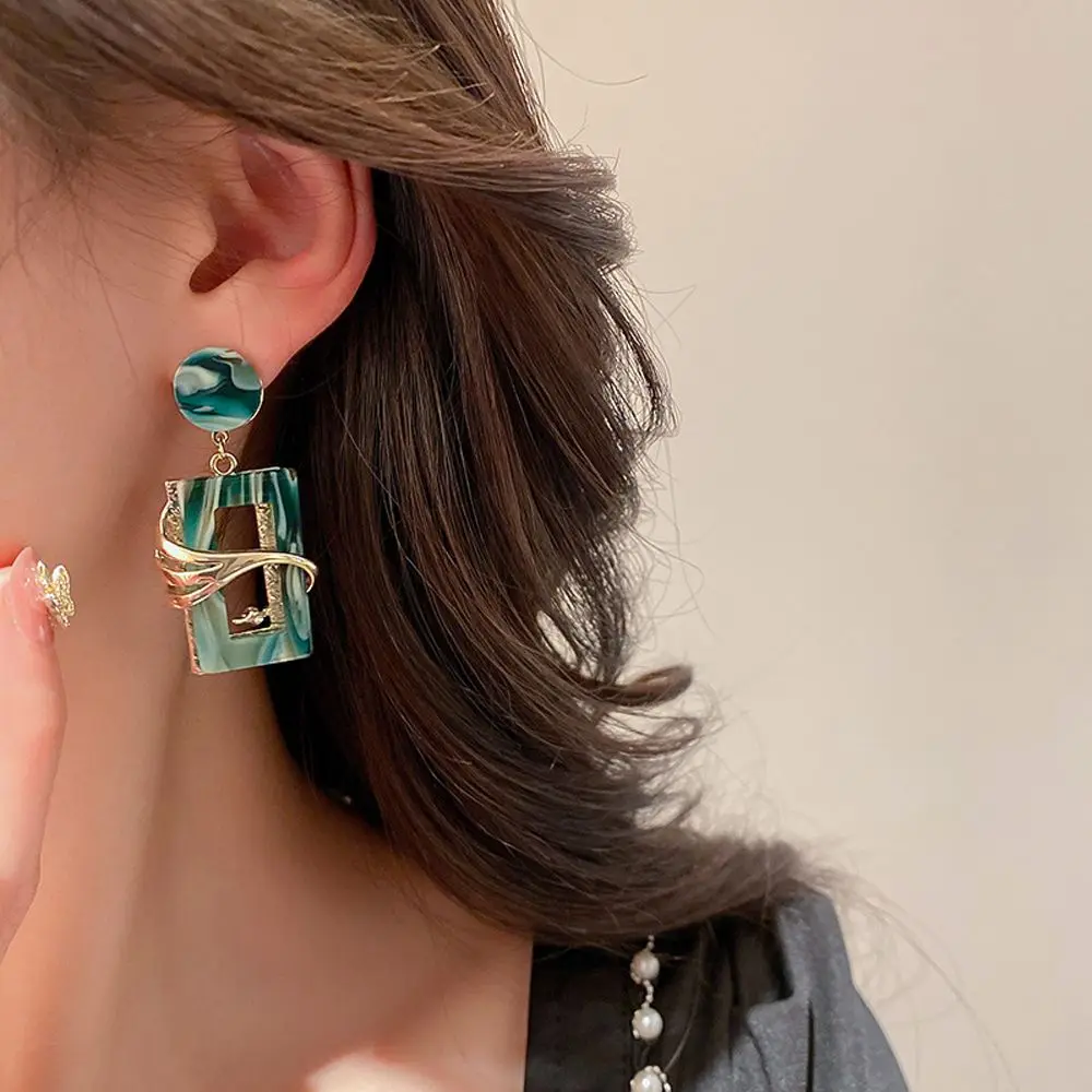 Geometric Green Square Acrylic Resin Metal Winding Crystal Drop Earrings For Women Fashion Personality Dangle Earrings Jewelry
Geometric Green Square Acrylic Resin Metal Winding Crystal Drop Earrings For Women Fashion Personality Dangle Earrings Jewelry