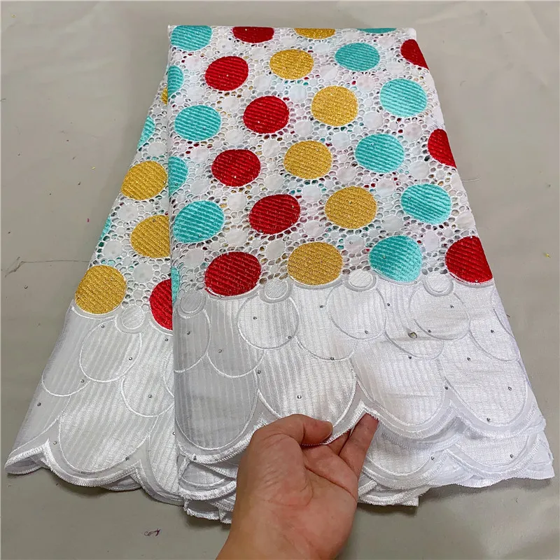 Швейцарская Ткань 5 ярдов, новинка 2022, тяжелая вышивка бисером, африканская вуаль из 100% хлопка, кружево, популярный Дубайский стиль для сваде... 
Швейцарская Ткань 5 ярдов, новинка 2022, тяжелая вышивка бисером, африканская вуаль из 100% хлопка, кружево, популярный Дубайский стиль для сваде...