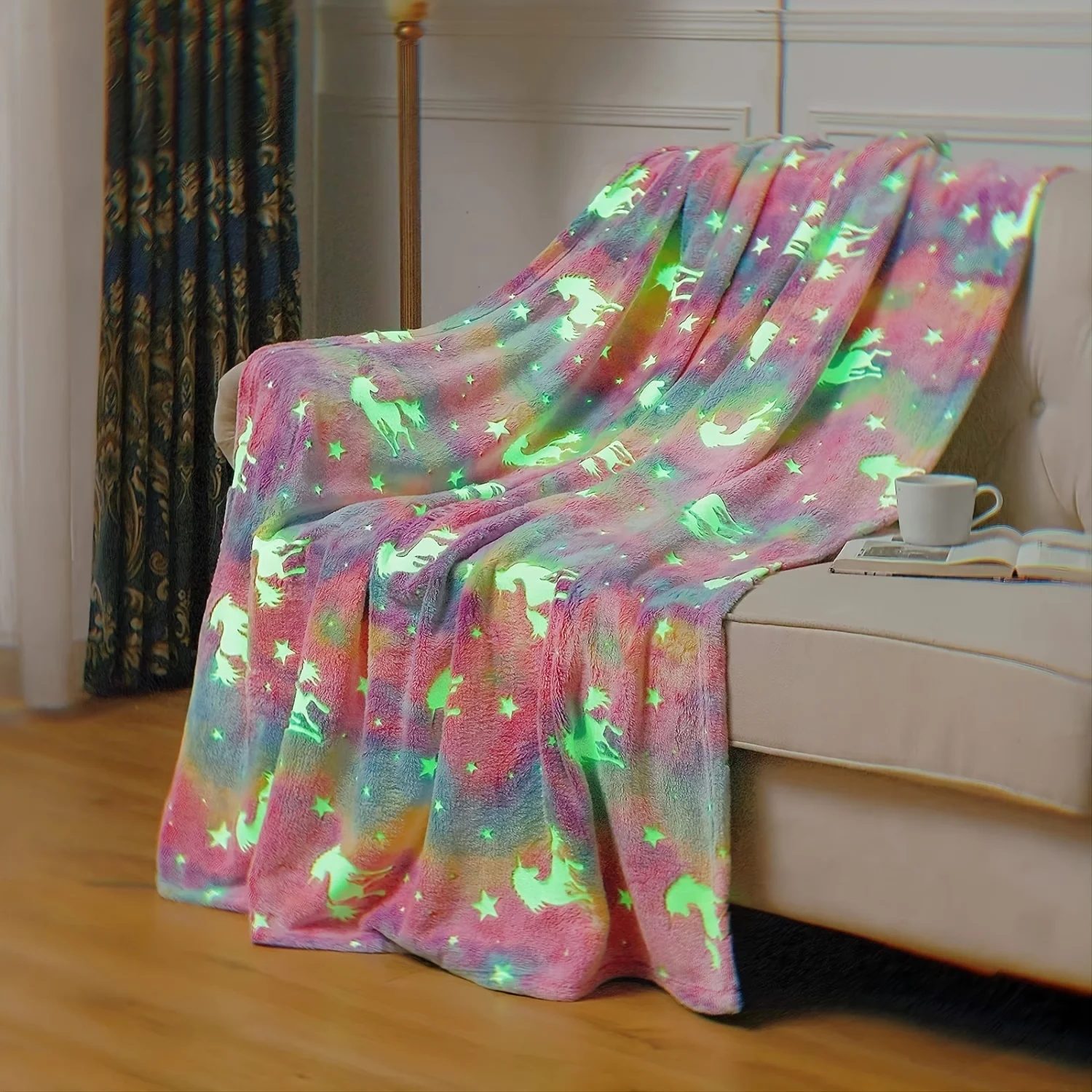 1pc Glow In The Dark Blanket, Unicorn Flannel Throw Blanket, Soft Warm Couch Blankets, Lightweight Blanket For Kids
1pc Glow In The Dark Blanket, Unicorn Flannel Throw Blanket, Soft Warm Couch Blankets, Lightweight Blanket For Kids
