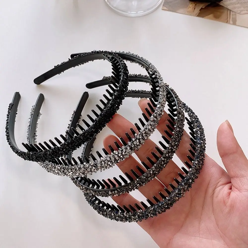 Vintage Shiny Rhinestone With Toothed Anti Slip Headband Fashion Hairband Wash Face Hair Hoop for Women
Vintage Shiny Rhinestone With Toothed Anti Slip Headband Fashion Hairband Wash Face Hair Hoop for Women
