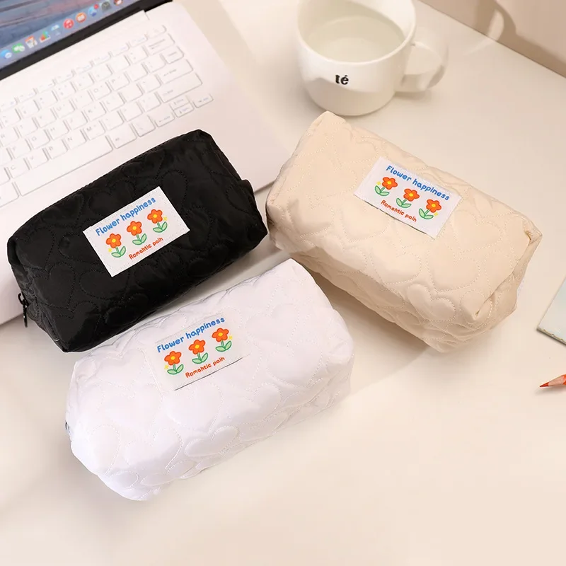 Korean Style Cute Flower Women Cosmetic Bag Travel Makeup Bag Pouch Large Makeup Organizer Student Pencil Bag Bolsa Feminina
Korean Style Cute Flower Women Cosmetic Bag Travel Makeup Bag Pouch Large Makeup Organizer Student Pencil Bag Bolsa Feminina