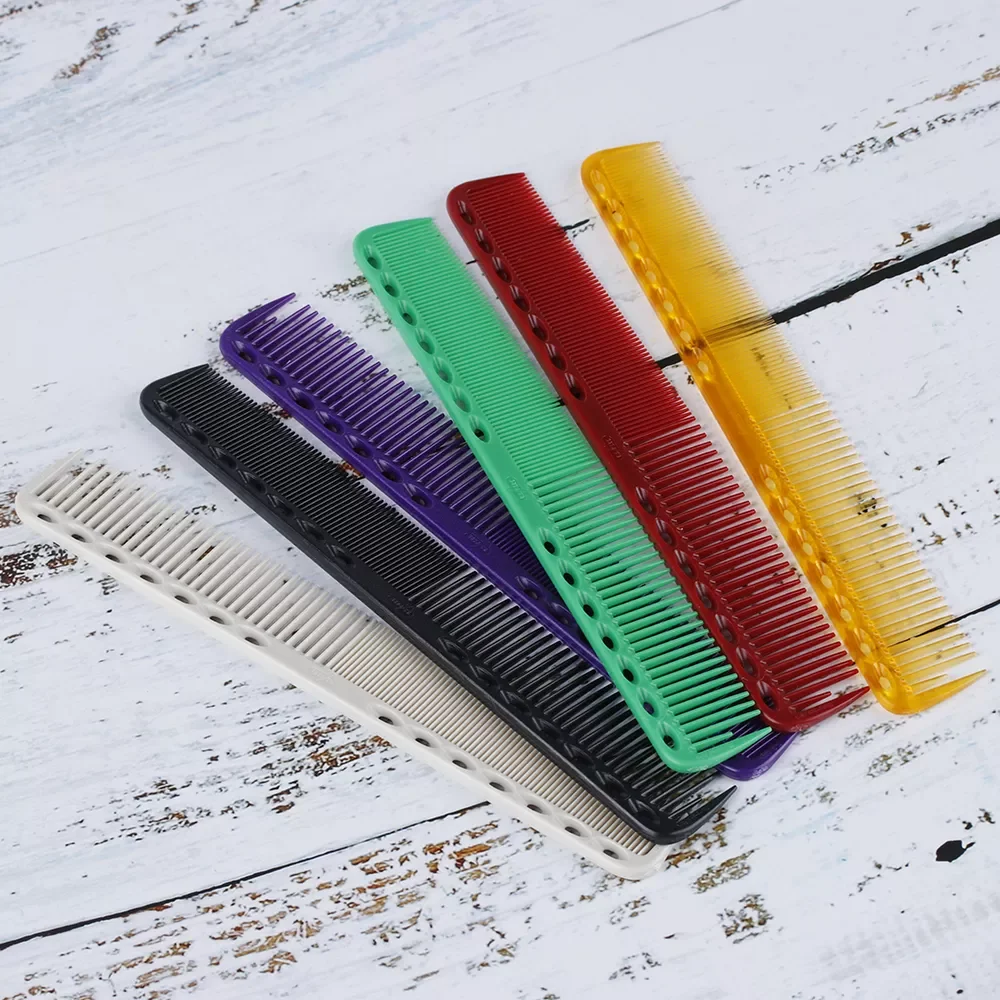 1PC Professional Hair Combs Barber Hairdressing Hair Cutting Brush Anti-static Tangle Pro Salon Hair Care Styling Tool
1PC Professional Hair Combs Barber Hairdressing Hair Cutting Brush Anti-static Tangle Pro Salon Hair Care Styling Tool