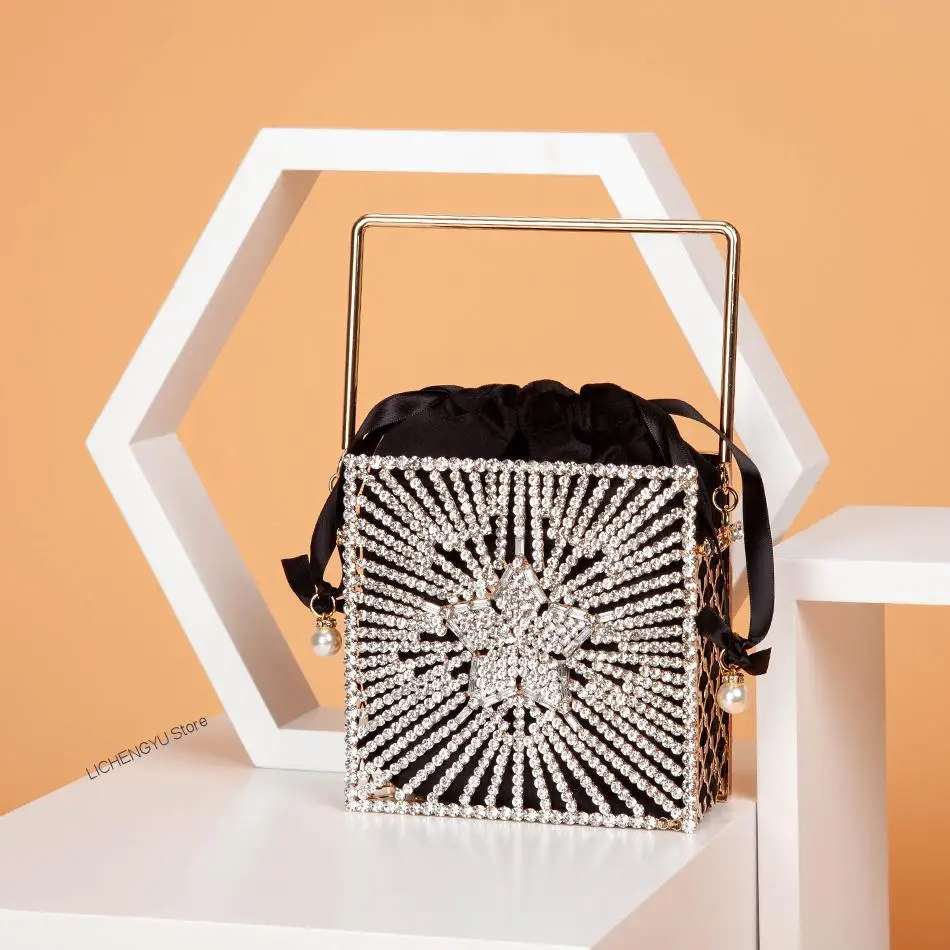 Shiny star Diamonds Evening Bags Women New Luxury Rhinestone Metal Cage Clutch Purse Female Chic Hollow Out Shoulder Bags
Shiny star Diamonds Evening Bags Women New Luxury Rhinestone Metal Cage Clutch Purse Female Chic Hollow Out Shoulder Bags
