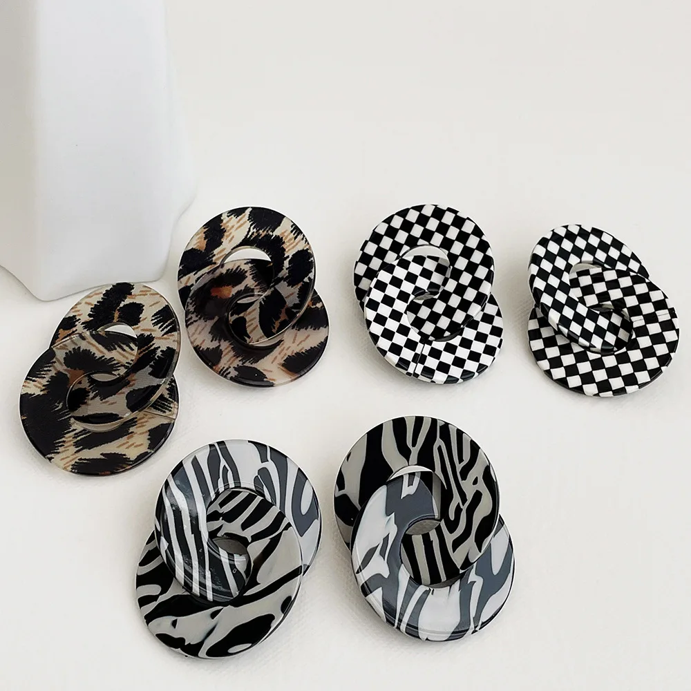 Новые полые серьги-капельки из серебра S925 пробы, металлические акриловые висячие серьги в простом стиле, женские модные большие уникальные ...
Новые полые серьги-капельки из серебра S925 пробы, металлические акриловые висячие серьги в простом стиле, женские модные большие уникальные ...