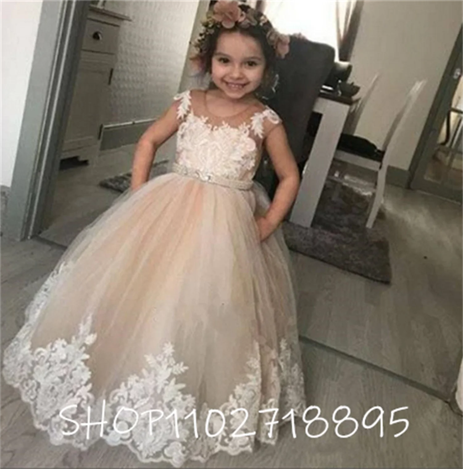 New Champagne First Communion Dresses O-neck Applique Lace Flower Girl Dresses Ball Gowns Custom Made Vestidos
New Champagne First Communion Dresses O-neck Applique Lace Flower Girl Dresses Ball Gowns Custom Made Vestidos