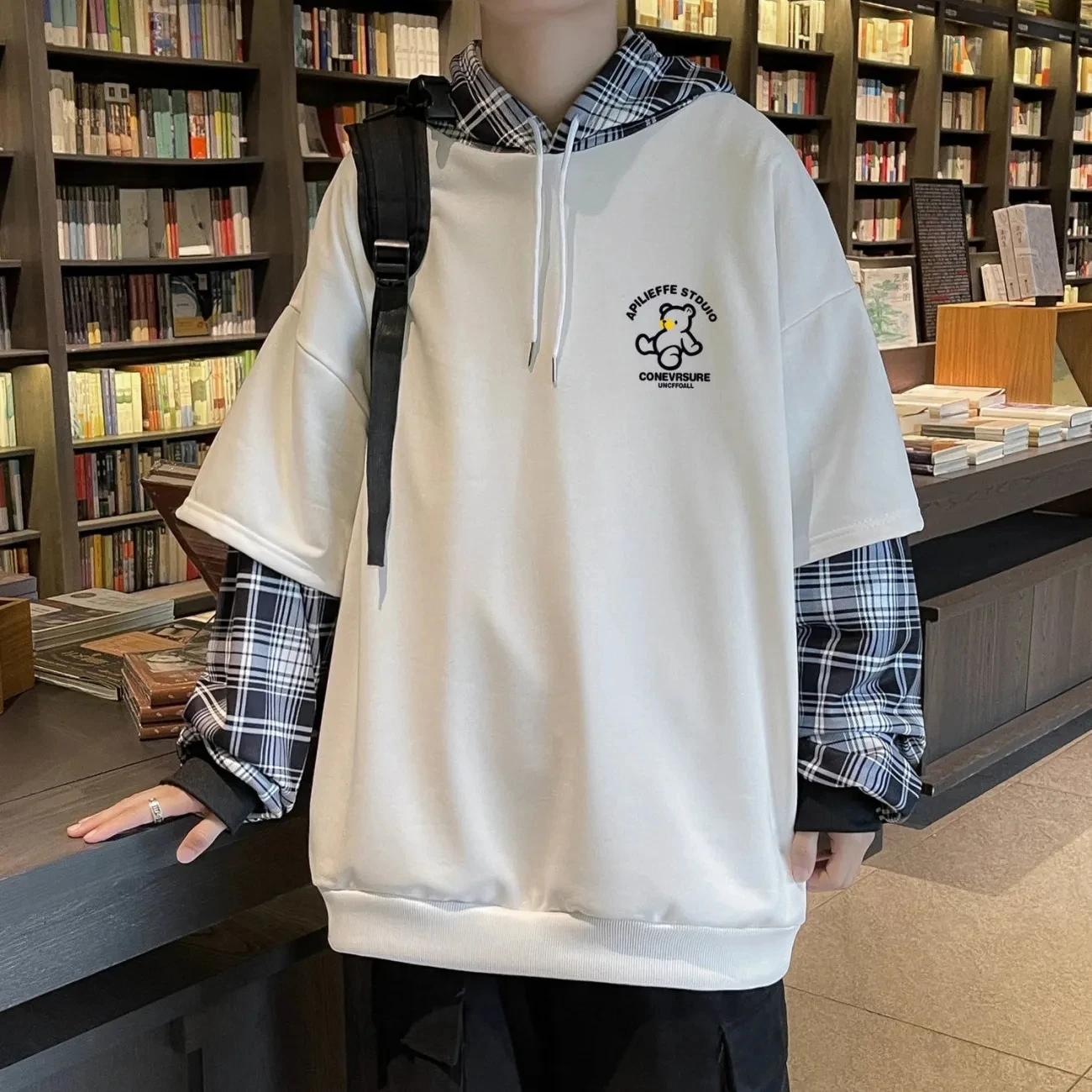 Autumn Winter Solid Casual Men's Loose Sporty Cool Boys Soft Hoodie Pullover Shirt Top Versatile Pocket Plaid Fake Two-piece
Autumn Winter Solid Casual Men's Loose Sporty Cool Boys Soft Hoodie Pullover Shirt Top Versatile Pocket Plaid Fake Two-piece