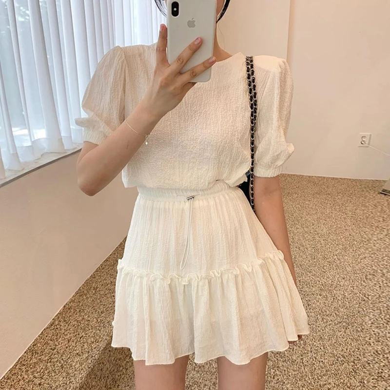 Clothland Women Sweet White Black Two Piece Set Short Sleeve Crop Top Shirt Mini Skirt Summer Chic Suits Mujer TA074
Clothland Women Sweet White Black Two Piece Set Short Sleeve Crop Top Shirt Mini Skirt Summer Chic Suits Mujer TA074