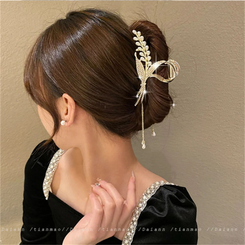 2023 New Wheat Spike Pearl Flow Hair Grab Clip Ladies Ponytail Braid Claw Shark Clip Girls Fashion Bath Hair Claw Headdress
2023 New Wheat Spike Pearl Flow Hair Grab Clip Ladies Ponytail Braid Claw Shark Clip Girls Fashion Bath Hair Claw Headdress