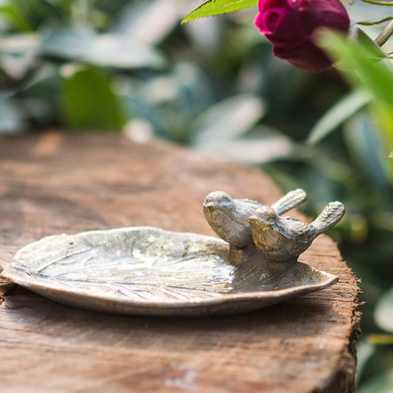 67JB Garden Style Leaves Bird Flowerpot Cast Iron Crafts for Bird Feeder Soap Dish Office Fruit Tray Home Decoration Wedding
67JB Garden Style Leaves Bird Flowerpot Cast Iron Crafts for Bird Feeder Soap Dish Office Fruit Tray Home Decoration Wedding