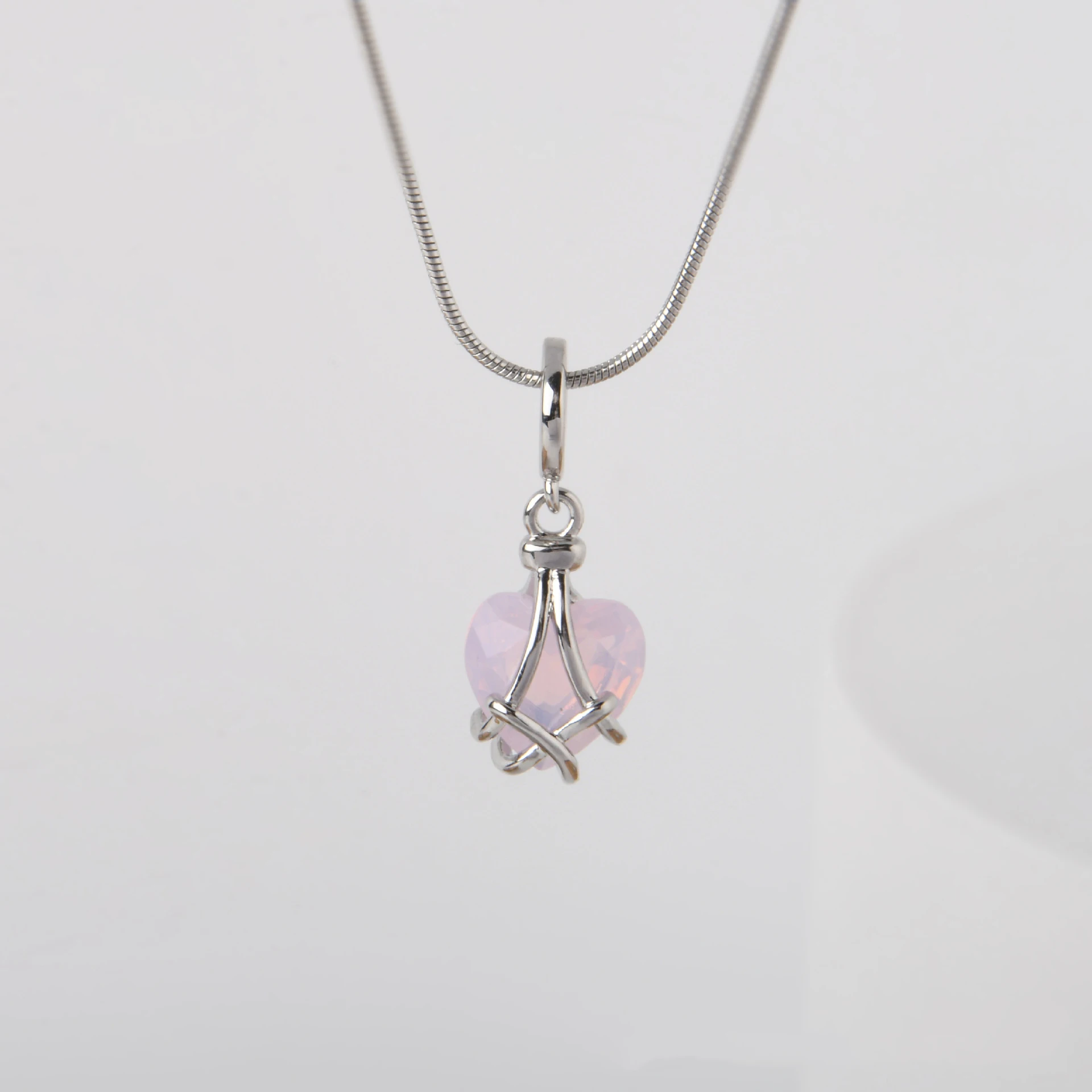 New Trend Diamond Castle Heart Necklace For Woman Girl Pink Birthstone Childhood Dream Choker Lovely Jewelry Accessories Gifts
New Trend Diamond Castle Heart Necklace For Woman Girl Pink Birthstone Childhood Dream Choker Lovely Jewelry Accessories Gifts