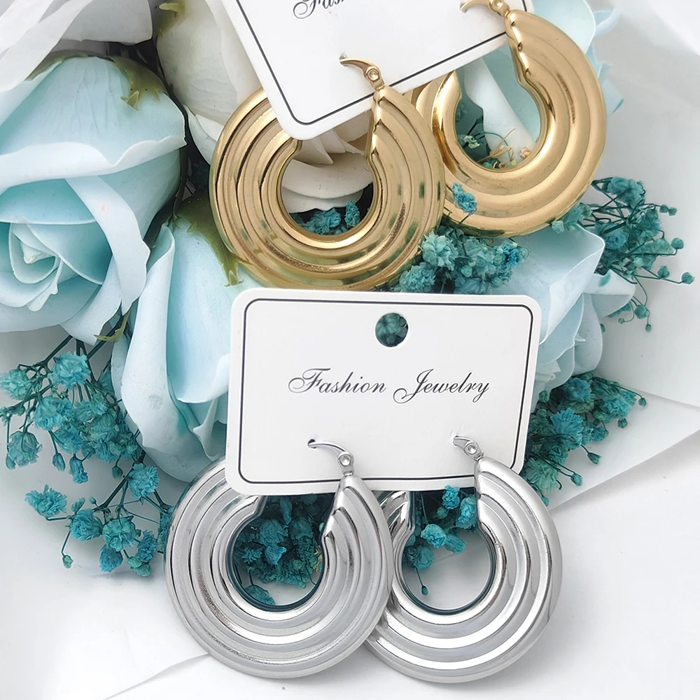 2023 New Classic Stainless Steel Hoop Earrings for Women Jewelry Needle Three Row Simply Design Metallic Earring Gifts Wholesale
2023 New Classic Stainless Steel Hoop Earrings for Women Jewelry Needle Three Row Simply Design Metallic Earring Gifts Wholesale