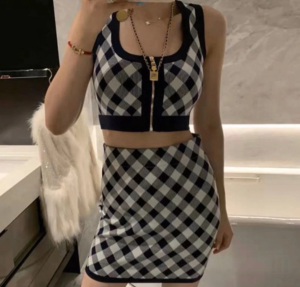 2022 Women Summer Sexy Sleeveless O Neck Tops Pink Plaid Zipper Skirt Two Piece Bandage Set Celebrity Evening Party Women's Set
2022 Women Summer Sexy Sleeveless O Neck Tops Pink Plaid Zipper Skirt Two Piece Bandage Set Celebrity Evening Party Women's Set