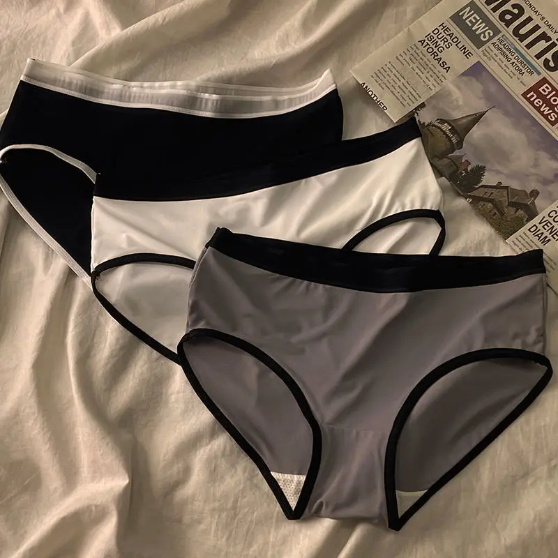 3PCS Thin Women's Panties Ice Silk Seamless Cotton Crotch Mid-waist Comfortable Breathable Girls Japanese Briefs Underwear Women
3PCS Thin Women's Panties Ice Silk Seamless Cotton Crotch Mid-waist Comfortable Breathable Girls Japanese Briefs Underwear Women