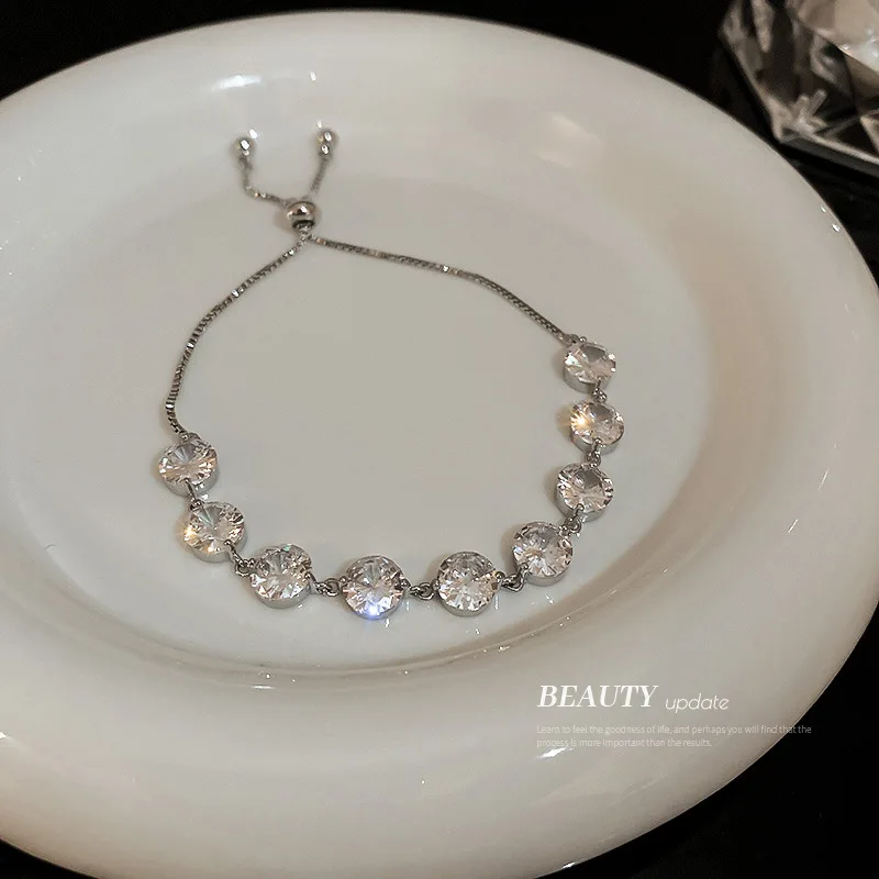 LOVOACC Korea Fashion Shinning Round CZ Zircon Charm Bracelets for Women Box Chain Adjusting Bracelet Party Causal Accessories
LOVOACC Korea Fashion Shinning Round CZ Zircon Charm Bracelets for Women Box Chain Adjusting Bracelet Party Causal Accessories